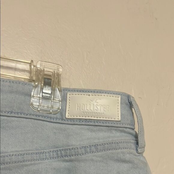 Hollister Ultra High-Rise Mom Patchwork Denim Cut Off Modern Boho Shorts - Picture 5 of 11